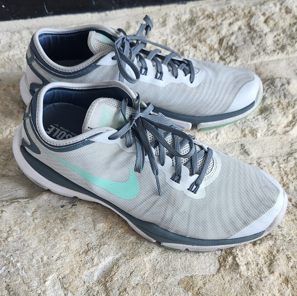 Nike Womens Flex Supreme White and Teal Running Shoes Size 10